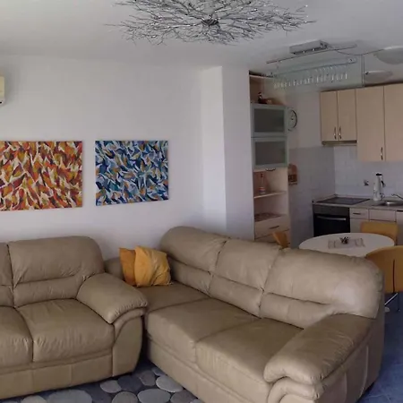 In 39071 * Crikvenica