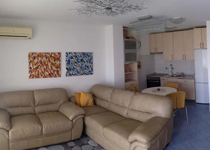 In 39071 * Crikvenica